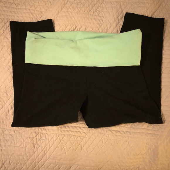 Pink Cropped Leggings - Picture 2 of 7